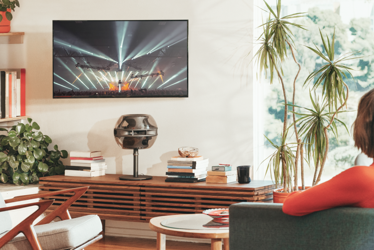 Cell Alpha with Table Stand (UK Cable)