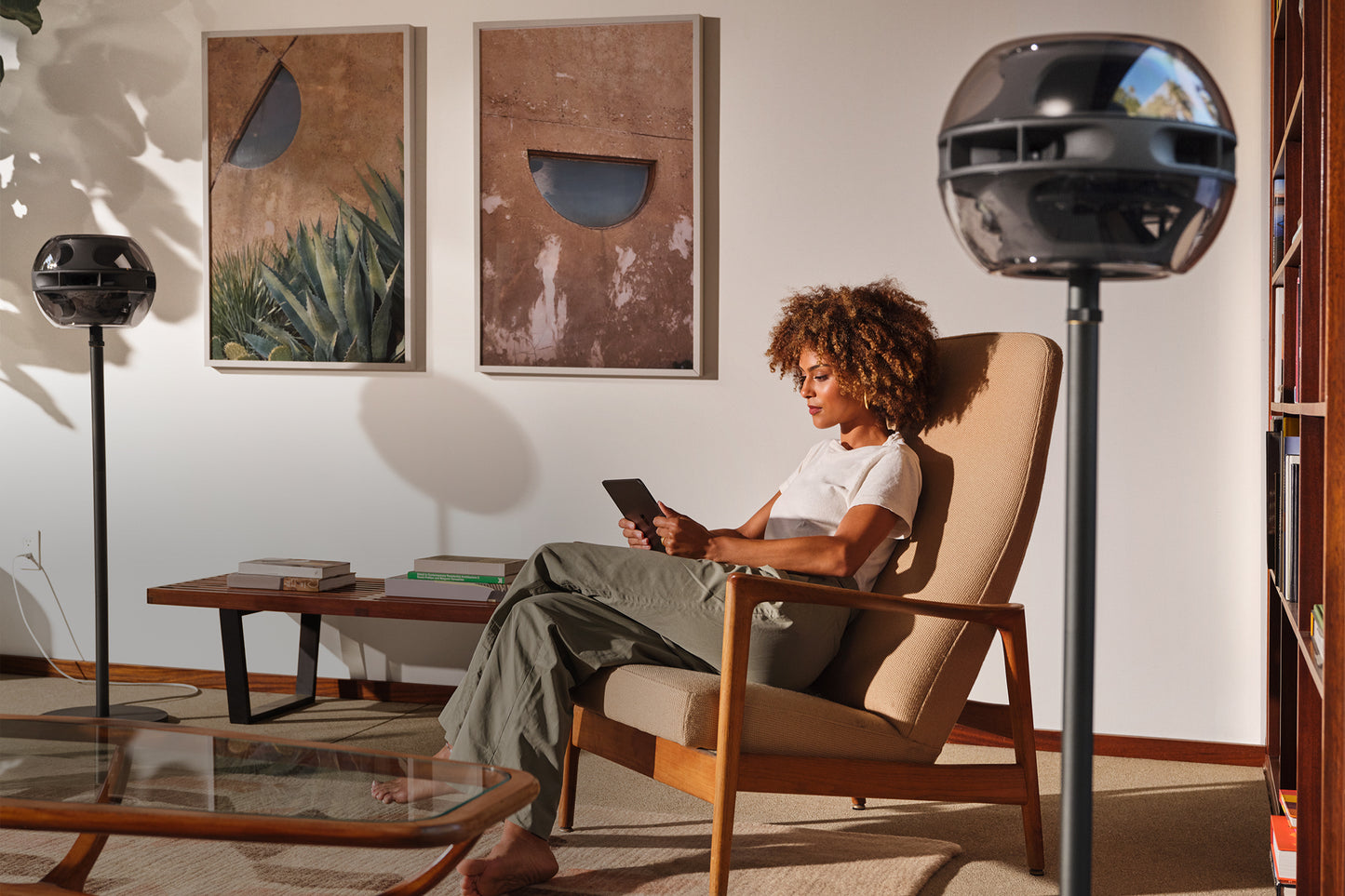 Cell Alpha with Floor Stand US